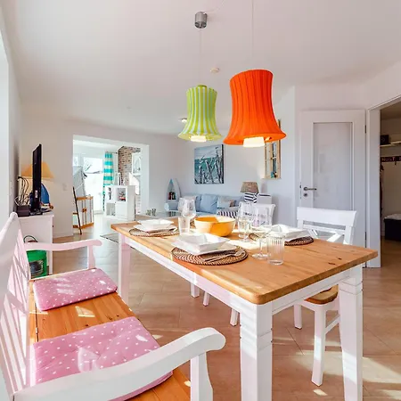 Elas Nuest Apartment